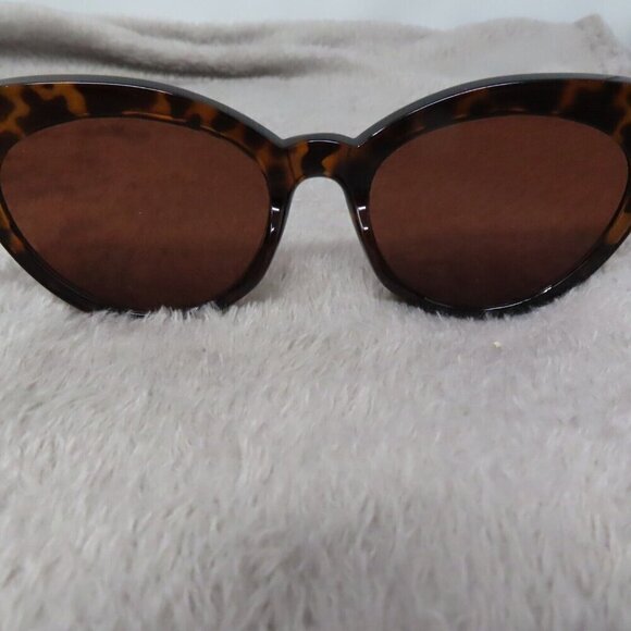 Saint Owen X Curateur Wylde Tortoise Sunglasses for Women Black Brown With‎ Case main image 8